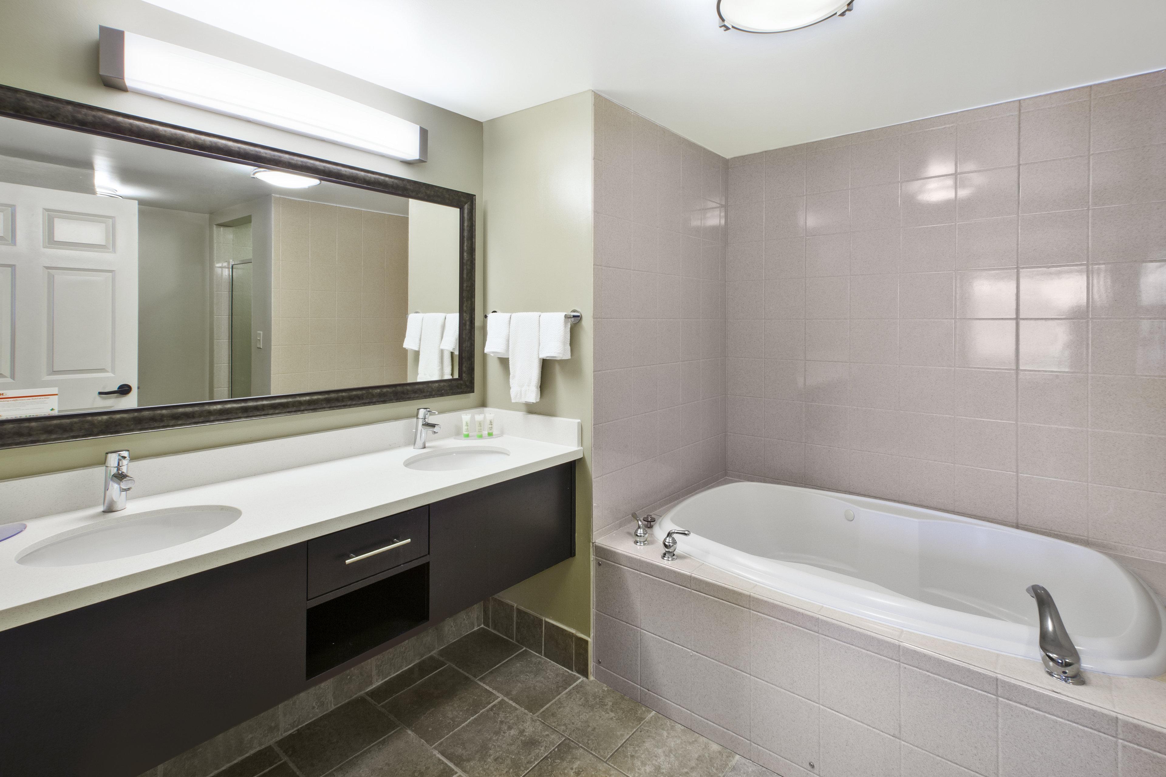 Staybridge Suites Cleveland Mayfield Heights Beachwood By Ihg Exterior foto