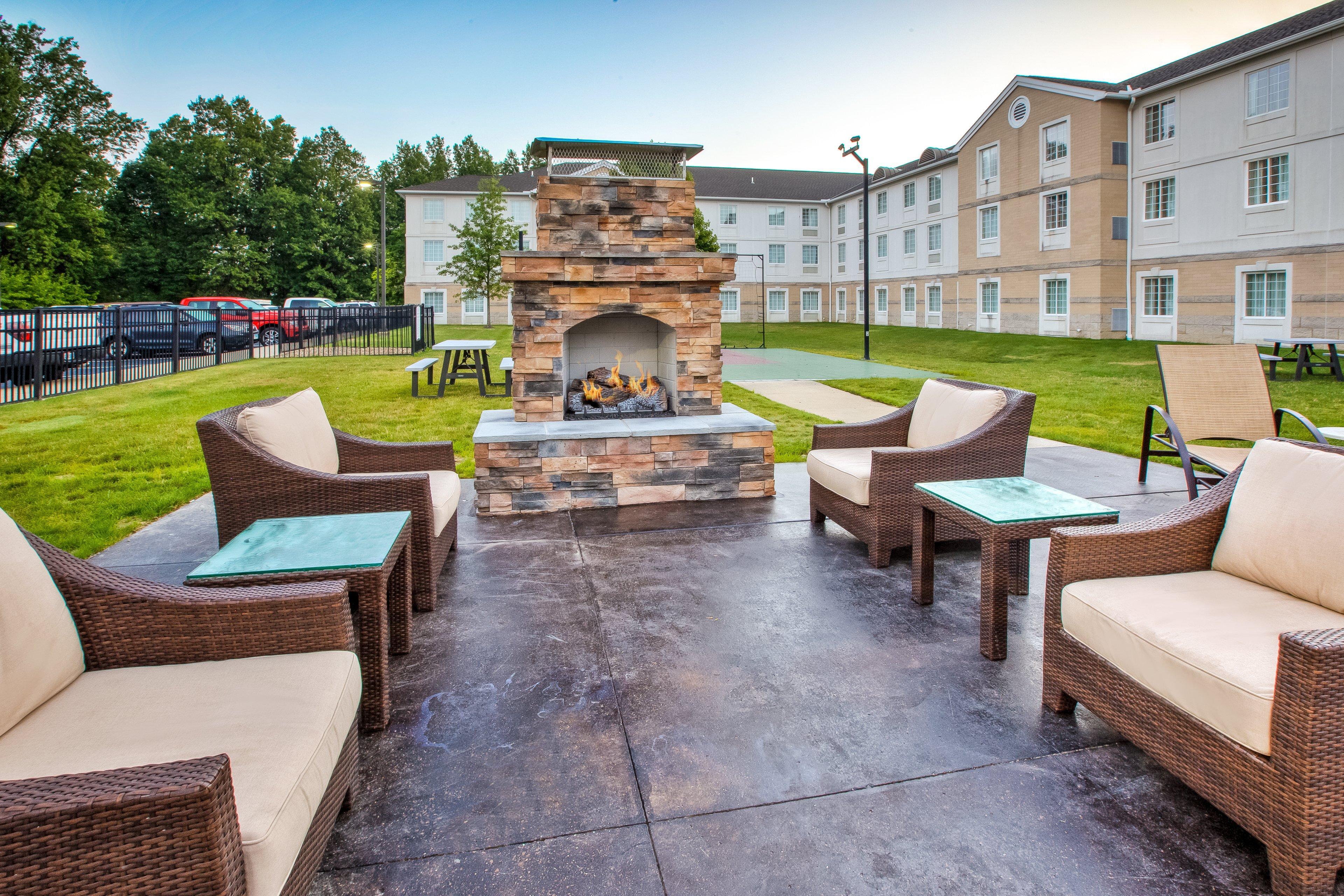 Staybridge Suites Cleveland Mayfield Heights Beachwood By Ihg Exterior foto
